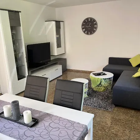 Mara * Ettringen (Rhineland-Palatinate)