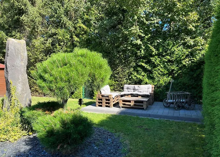 Mara * Ettringen (Rhineland-Palatinate)